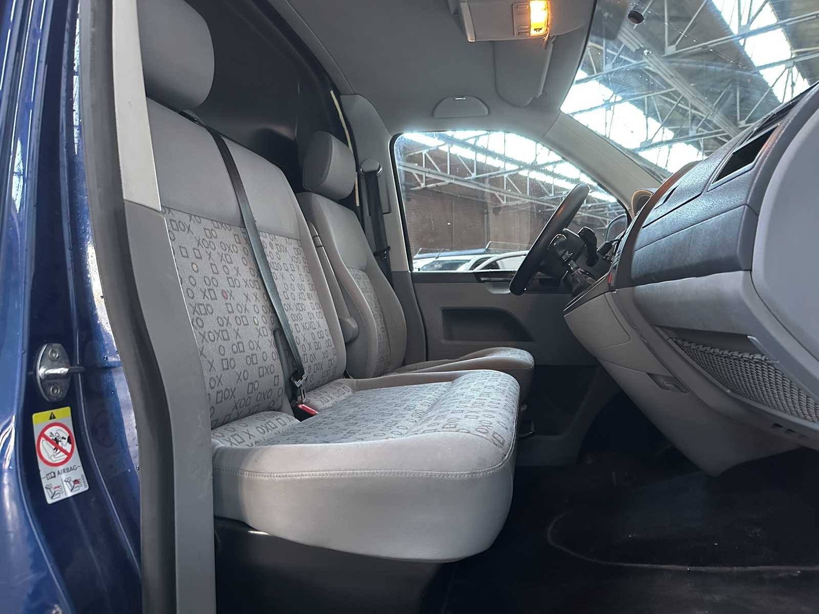 Volkswagen Transporter 2.5 TDI 340 4M MHD 131PK 2007, 81-VGK-3