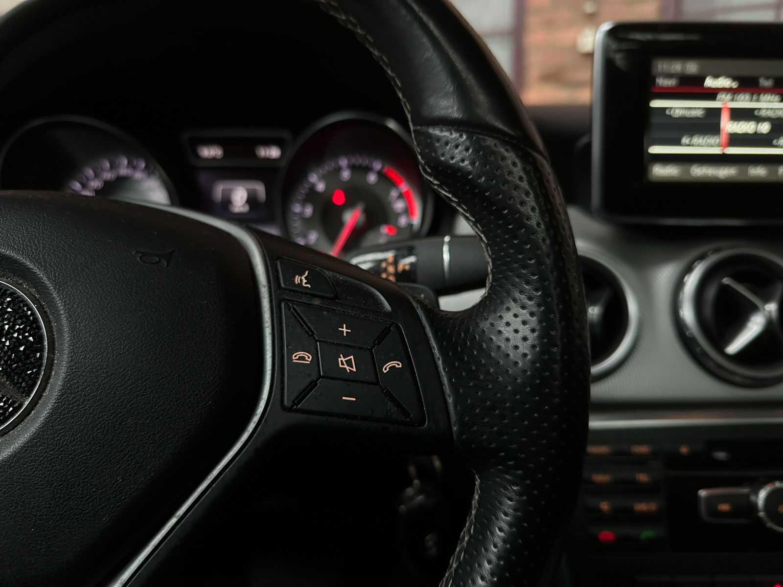 Mercedes-Benz GLA200 1,6 156 PS 2014 (Automatik) GLA-Klasse, TR-595-G