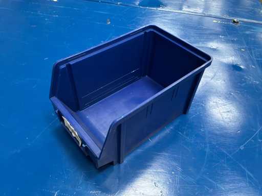 Charge von Lagerbehältern