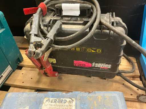 SKB V1200ES Batterieladegerät