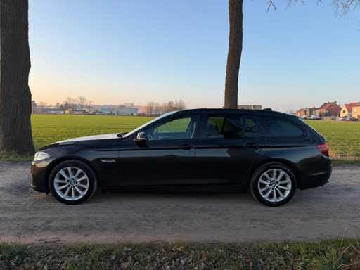 BMW 520dA Touring F11