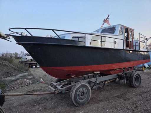 Cabin Cruiser / Cruiser