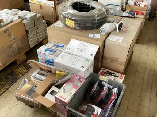 HDMI-kabels en diverse materialen