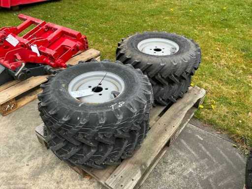 BKT AS504 Tire with rim (4x)