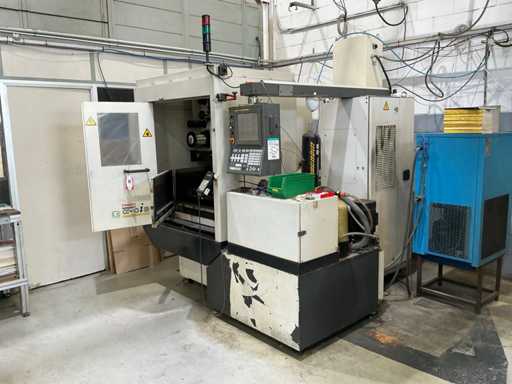 FANUC - Robocut Alpha-0iB - Wire EDM and eroding machine - 2002