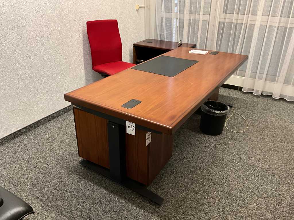 Sitag/OMT Height Adjustable Desk Workstation