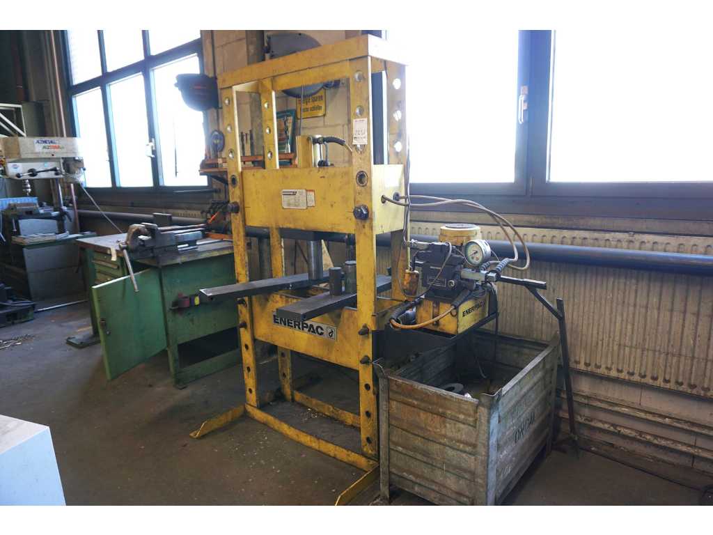 ENERPAC 50 Ton Hydraulic press