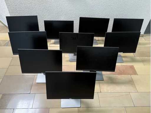 DELL 10 Screens/ Monitors 