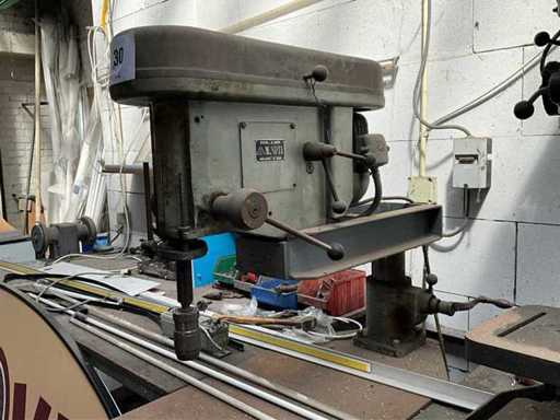 Kolomboormachine en slijpmolen