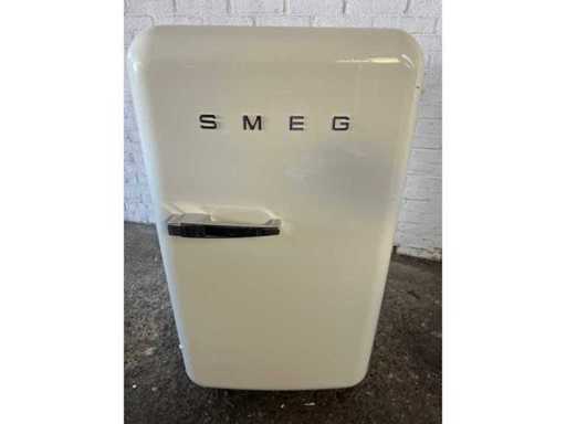 Smeg FAB10RCR6, 122 l, Autonomo, D, 35 dB, N-T, 2,6 kg/24h