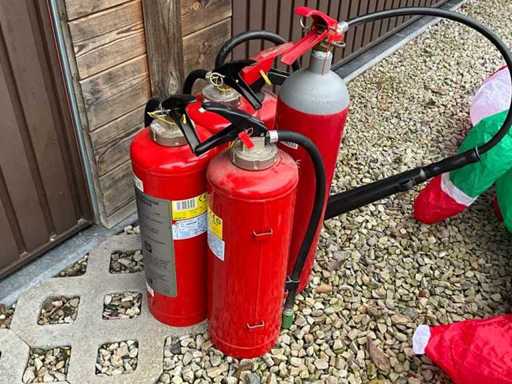 Various Fire Extinguisher (5x)