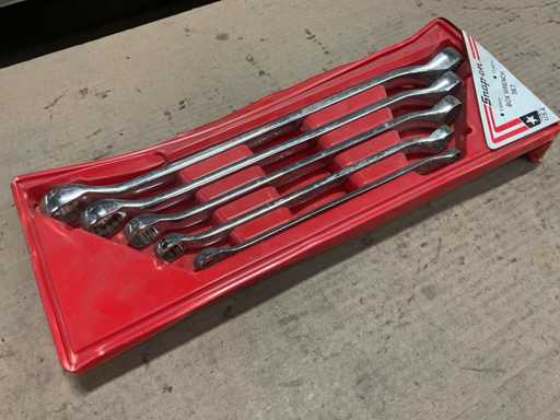 Zestaw kluczy pierścieniowych z zatrzaskiem