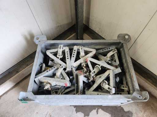 Doka beam clamps – 40 pieces in lattice box – galvanised girder clamps for formwork / slab edge formwork – used