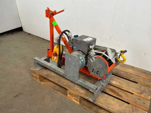 2019 Imer TR225 NF Scaffolding Winch with Swing Arm