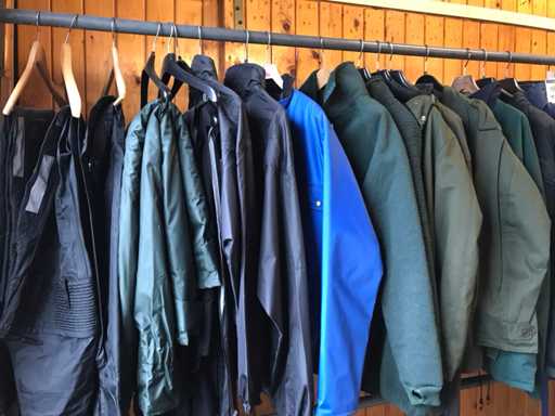 Vestes et pantalons de fête