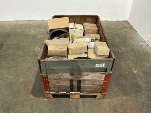 Mixed lot of steel wool and sandpaper