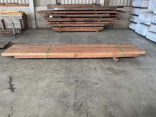 Lotto di legno duro finemente segato Azobe di varie lunghezze (totale 0,3626 m³)