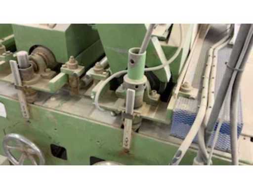 b7ad88ac-e16c-4c80-a5d7-4b92d07142bb.mp4