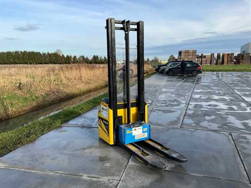 Hyundai 10LS-7NDVC34 Stacker