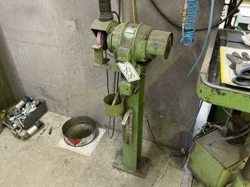 Bench grinder