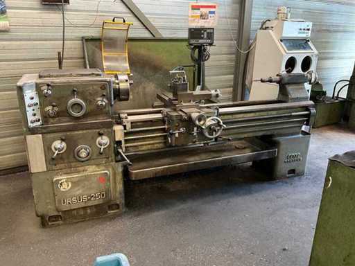 Tour central CMT Ursus-250