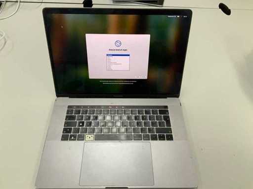 Apple A1990 15-inch MacBook Pro MR932N/A Laptop