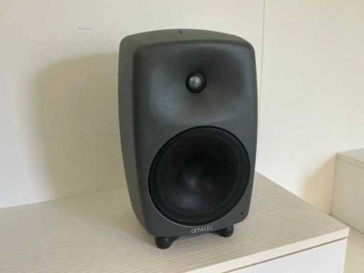 Monitor bi-amplificat Genelec 8050B