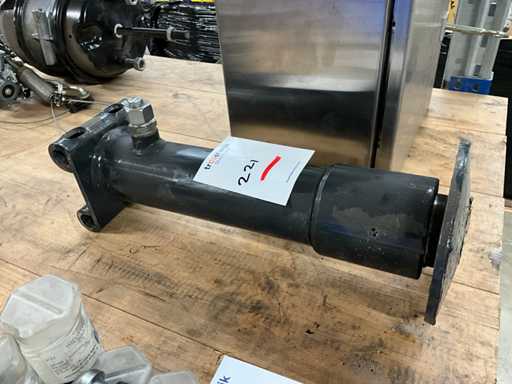 Hydraulisches einwirkendes Stützbein