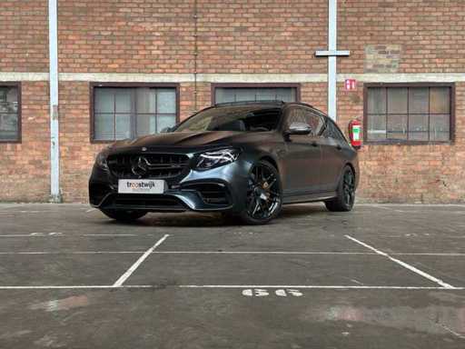 Luxury & sports cars in Boxmeer