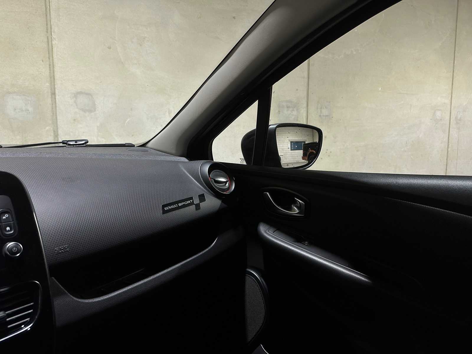 Renault Clio 1.6 R.S. Trophy 220pk 2016, K-787-PD