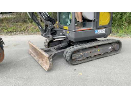 3db8fb47-5d06-4070-be94-03bba8f63461.mp4