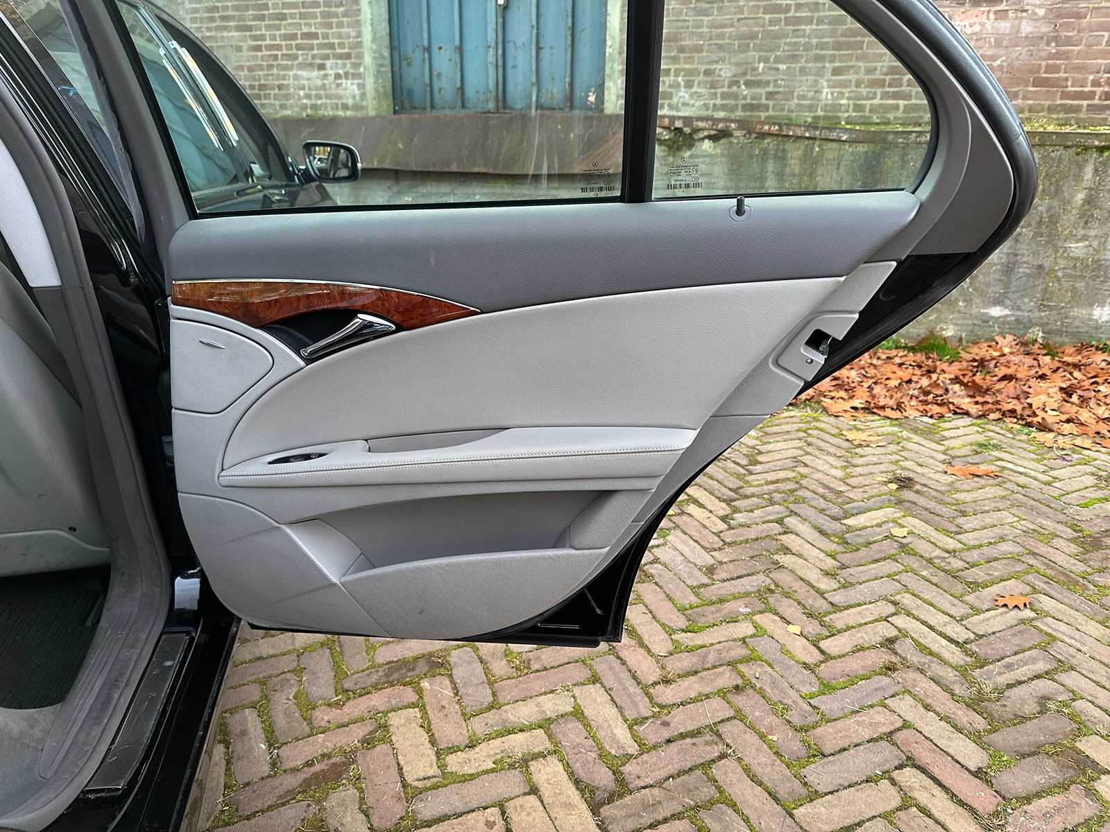 Mercedes-Benz E200 Limousine Kompressor 2007 E-klasse, 85-TV-XF Youngtimer