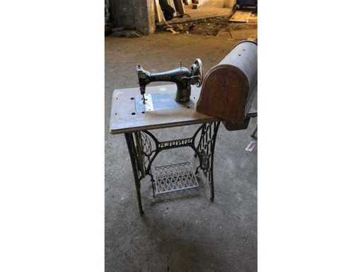 Machine à coudre ancienne Singer