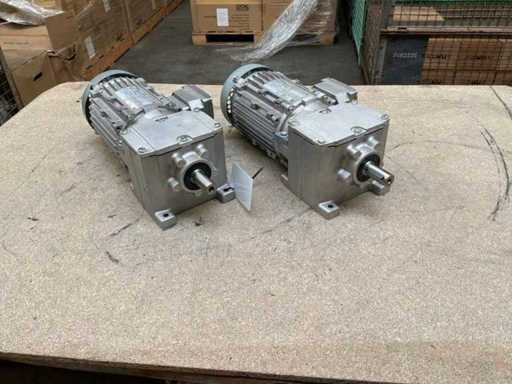 Lenze G500-H100 Motorreductor (2x)