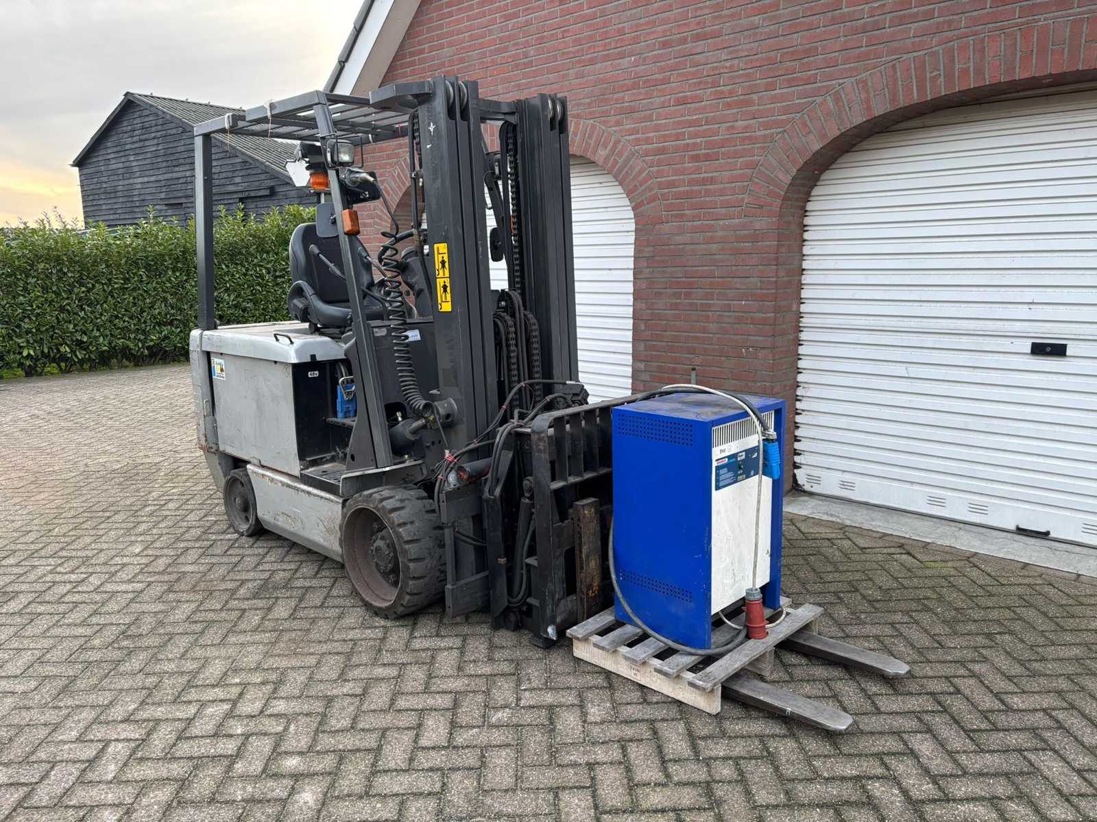 2007 Nissan 30U Forklift