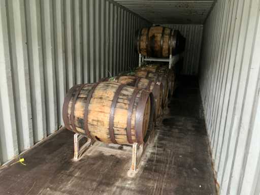 Single Grain Whisky (18 barrels, 3,571 liters) aged 7 to 9 years)