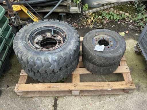 Continental Pneumatic Tire and Wheel Forklift (4x)