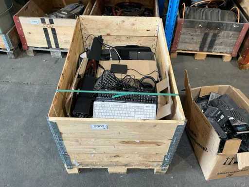 Konvolut von Computerzubehör