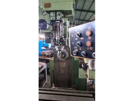LOT%252014%2520-%2520Knuth%2520Milling%2520Machine.mp4