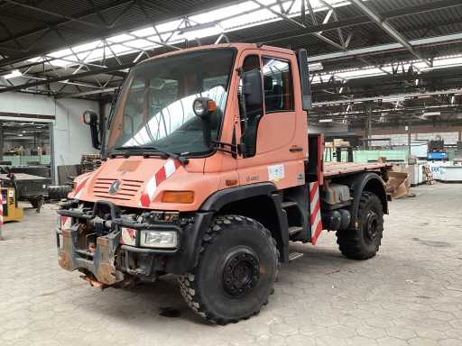 Unimog U 400 Vrachtwagen