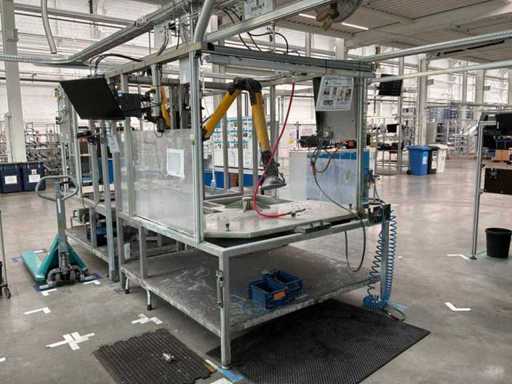 Soldering and welding booth with PLYMOVENT extraction