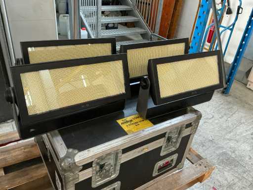 SGM X-5 Strobe with Trunk (4x)