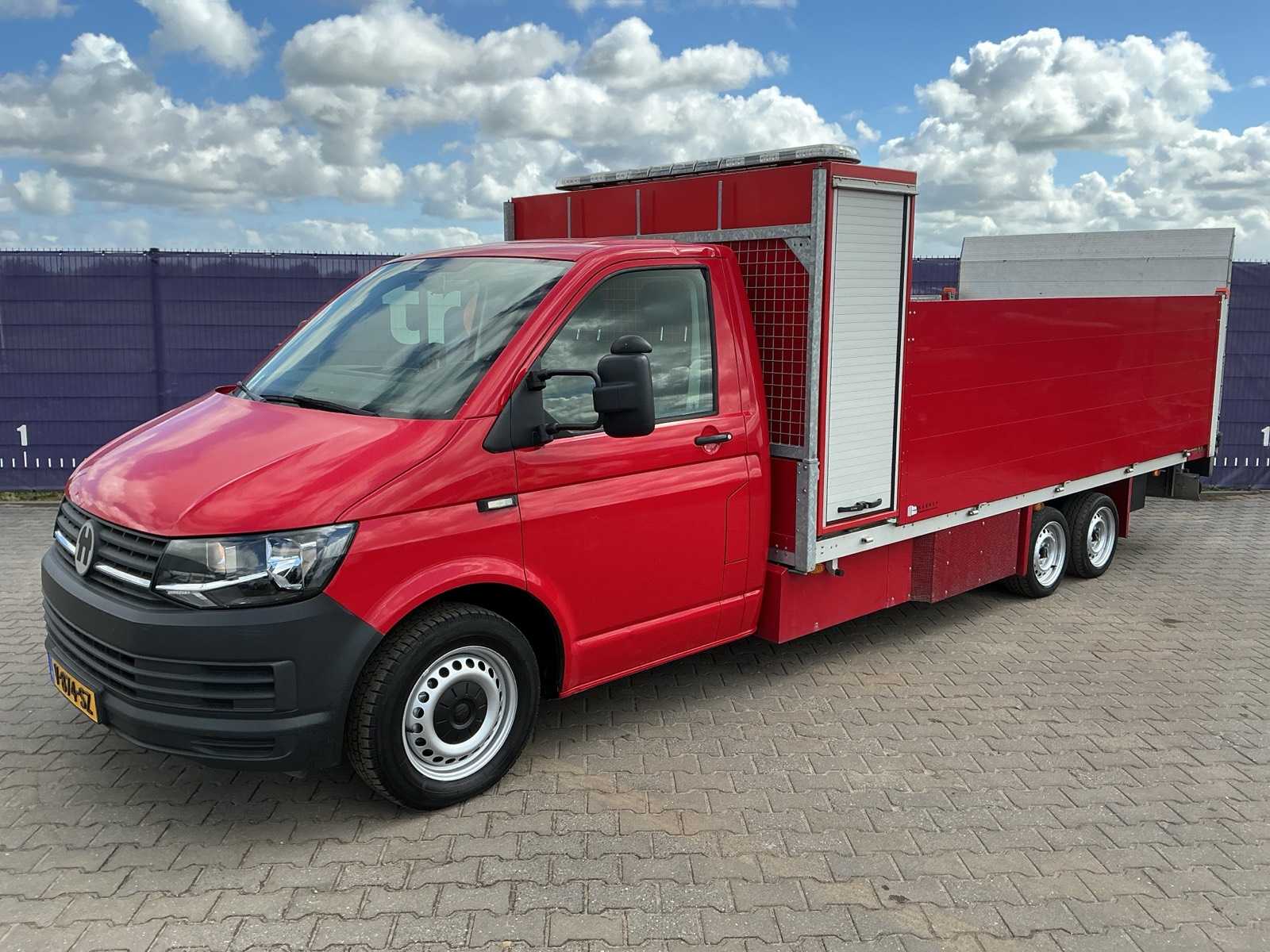 2020 – Volkswagen – Transporter – Hydrogen/electric – Open body with tail lift – Commercial vehicle
