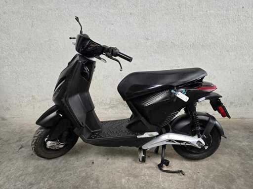 Piaggio - Electric Moped - One - 45km version flr58z