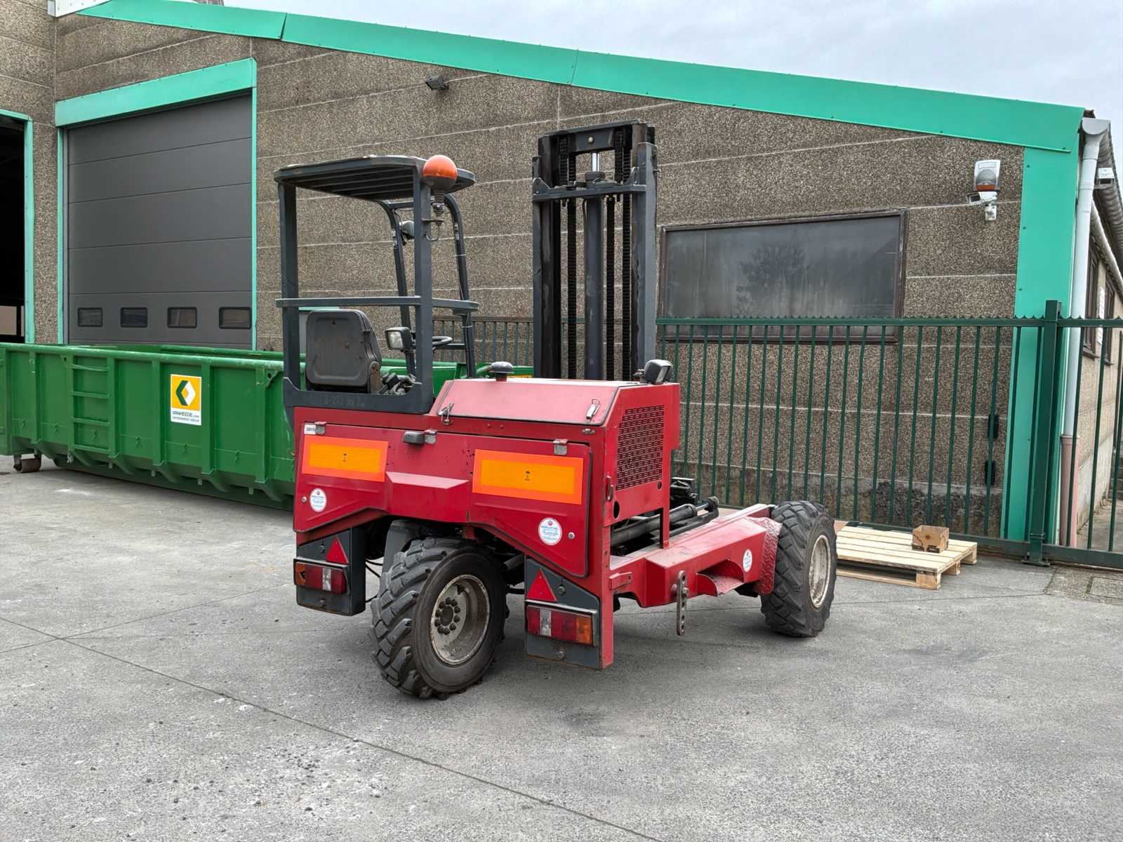 1998 Moffett M3003W 4w Forklift