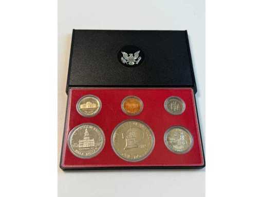 Zeldzaamheid!! Coinset Great Britain and Northern Ireland 1977 voor het zilveren jubileum van koningin Elizabeth II