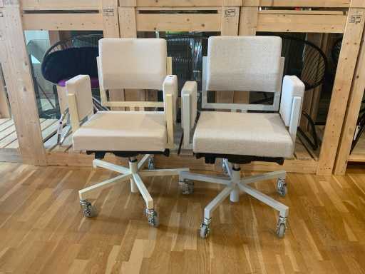 Lensvelt Tank Chair “TANK Interior Design Agency “ Bureaustoel (2x)