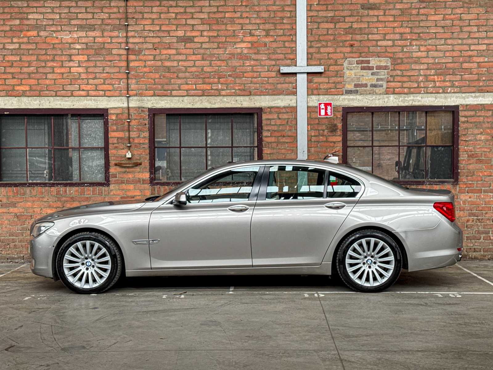 BMW 750i xDrive High 4.4 V8 Executive 408pk 2010 7-Serie, L-524-ZV