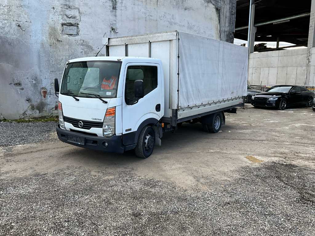 Auto Nissan Cabster