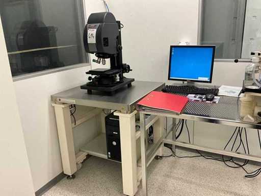 Interféromètre à lumière blanche Zygo NewView 600 avec table d’isolation des vibrations et table en acier inoxydable